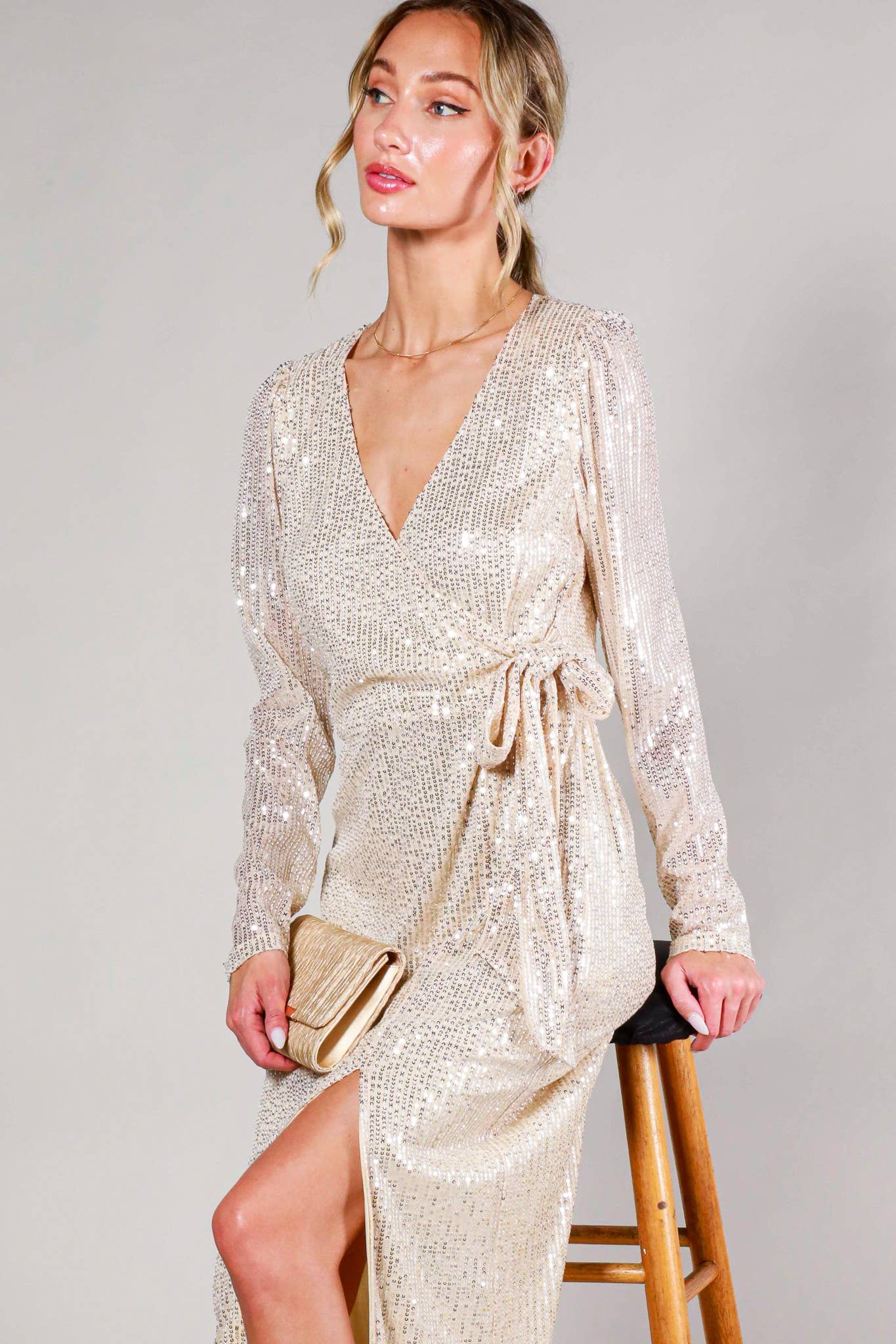 vine and love sequin dress Wholesale V-Neck Balloon Sleeves Sequin Detail Mini Dress VD31721 for your store